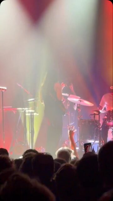 @youngthegiant rocking it at the @effenaar ! #mybody